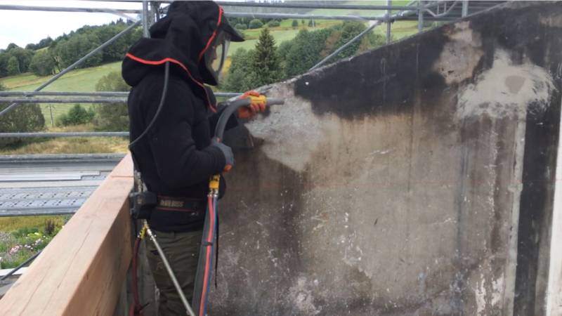 Aérogommage sur béton